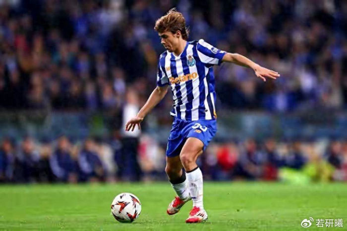 沙巴体育官方入口-7000万！皇马盯上葡萄牙新核，但安切洛蒂真的需要他吗？|转会|罗德里戈·埃尔南德斯·卡斯坎特|圣地亚哥-伯纳乌足球场|维蒂尼亚-费雷拉|罗德里戈-莫拉_新浪体育_新浪新闻