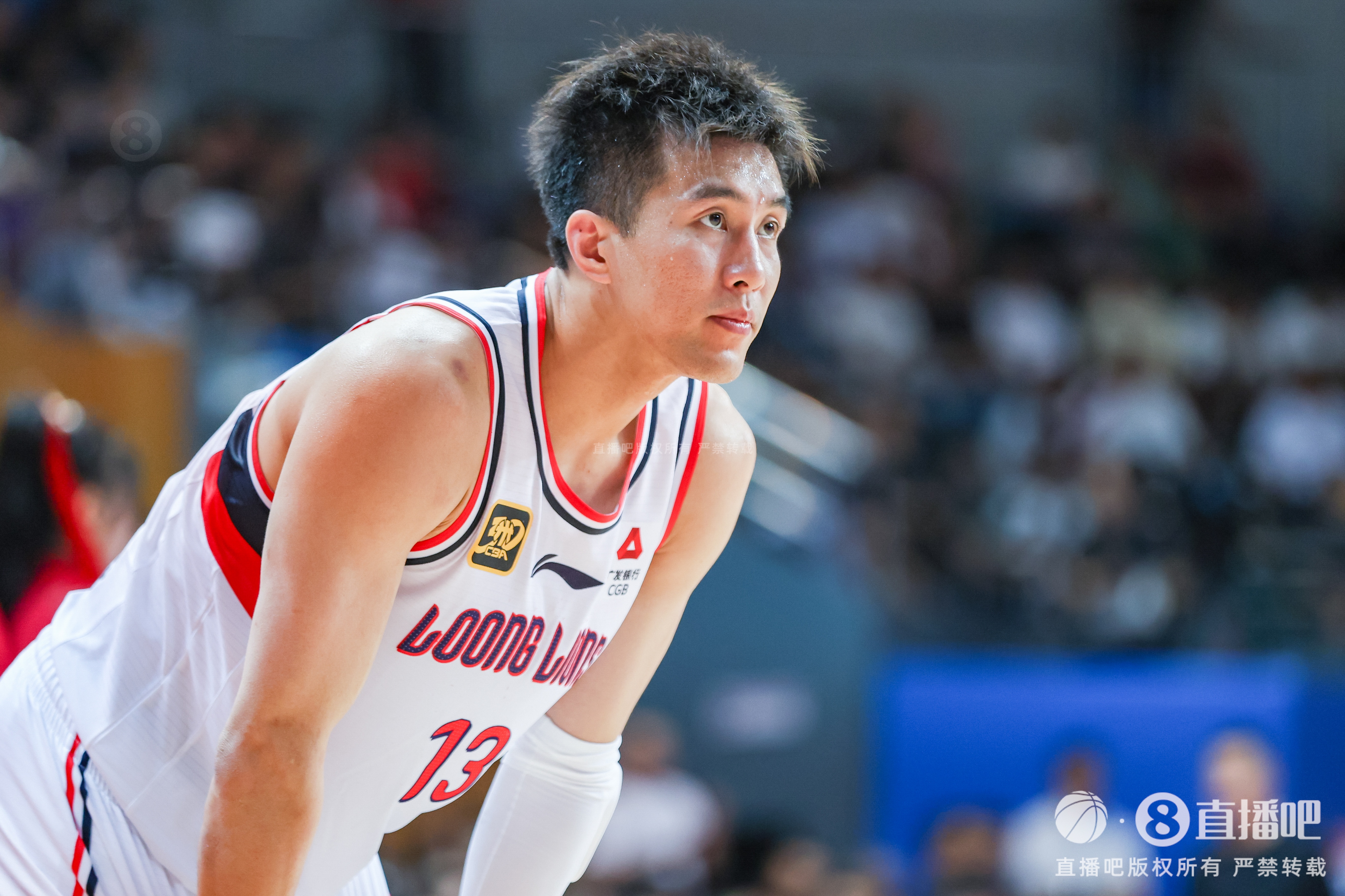 沙巴体育中国站-郭艾伦广州队生涯两个赛季仅出战19场 场均14.5分2.9板4.5助