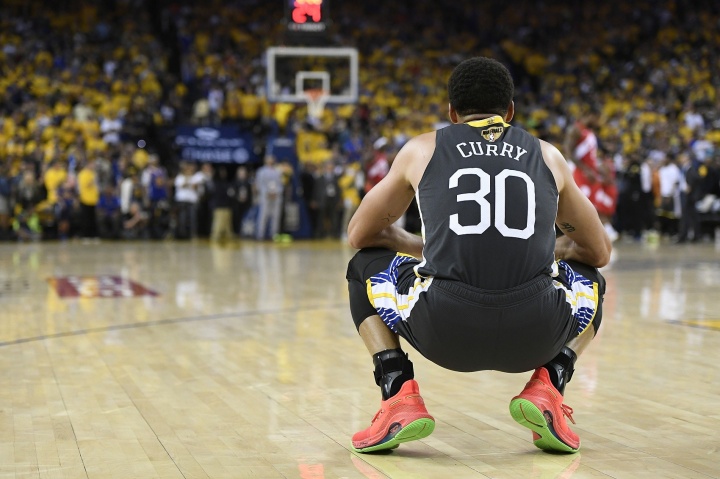 沙巴体育官网-得多难受💔库里已同场目睹了两名队友遭遇十字韧带大伤赛季报销