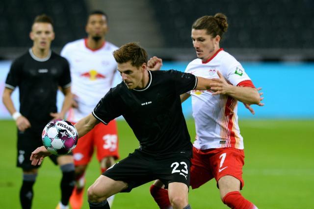 沙巴体育平台-夏窗最后一周，两位中前场多面手都到拜仁碗里来？